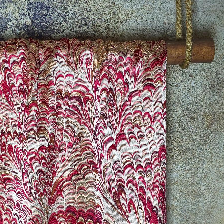 Red heavy-duty fabric with gold-thread texture and jacquard pattern fabric