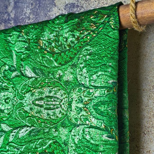 Fresh green European aristocratic palace pattern solid relief bright silk designer fabric