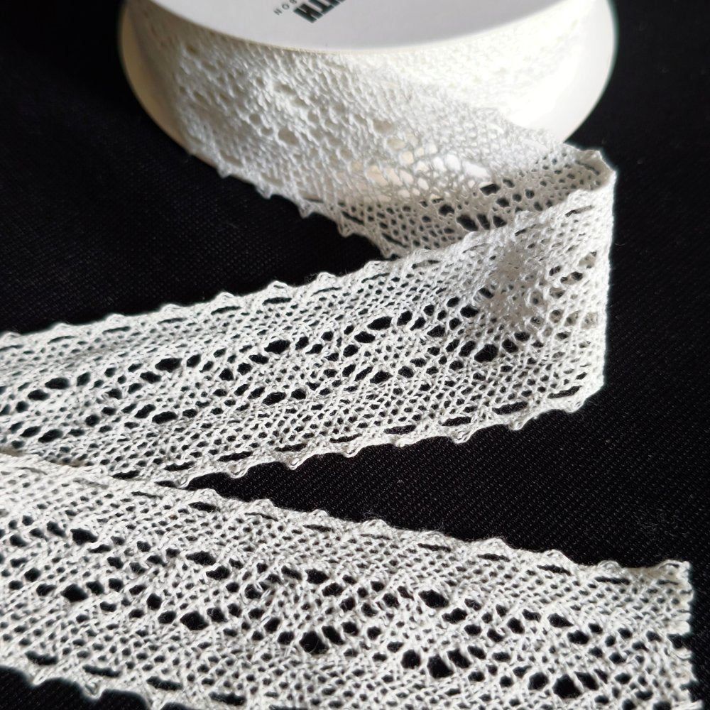 29mm White seed grid fabric cotton lace