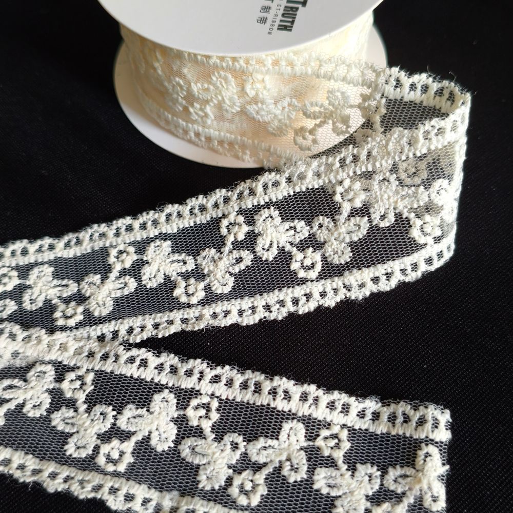 41mm Creamy white connect-grass patterns fabric cotton lace