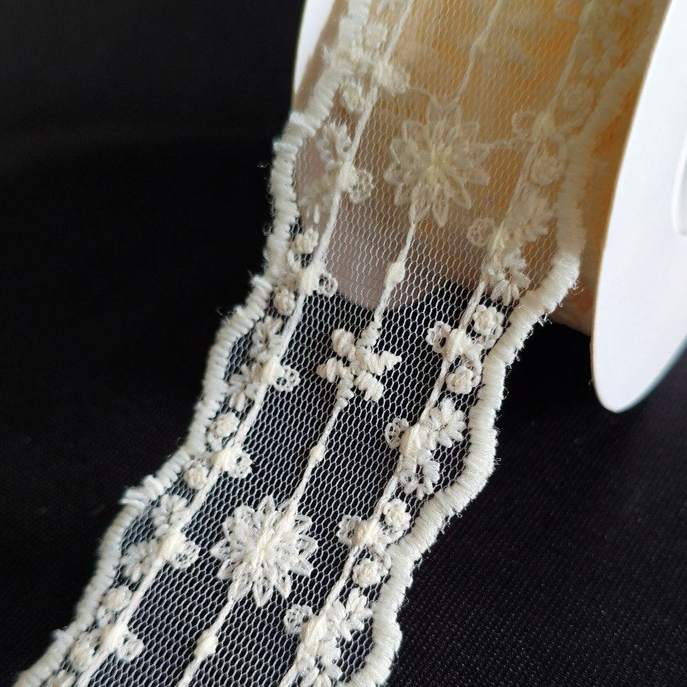 41mm Creamy white snow flake fabric cotton lace