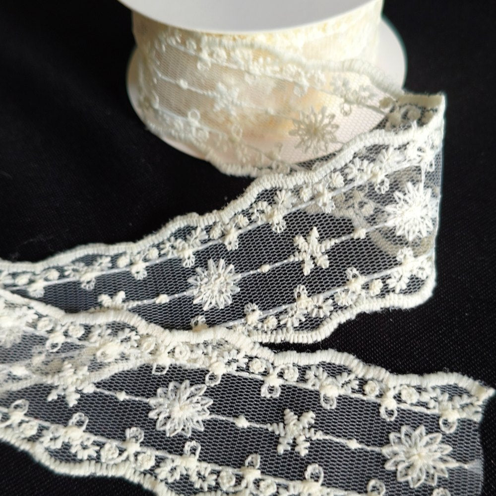 41mm Creamy white snow flake fabric cotton lace